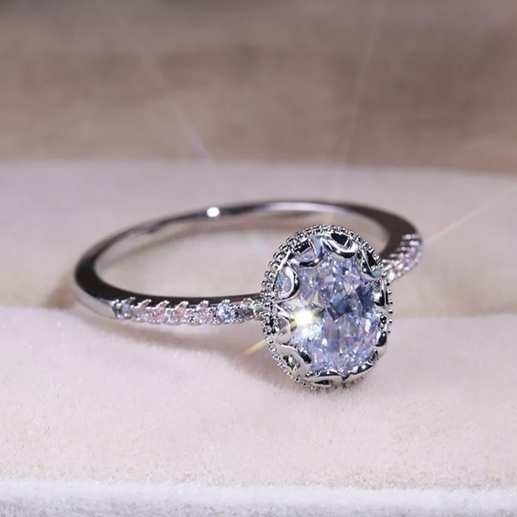 NEW 2.5 Ct Simulated Oval Diamond Ring‎ 18k White Gold Plated 925 Silver, Sz 6-9 - Picture 1 of 10